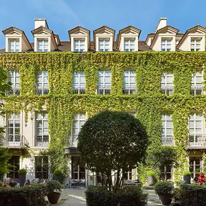 Hotel Le Pavillon De La Reine & Spa, Place Des Vosges *****